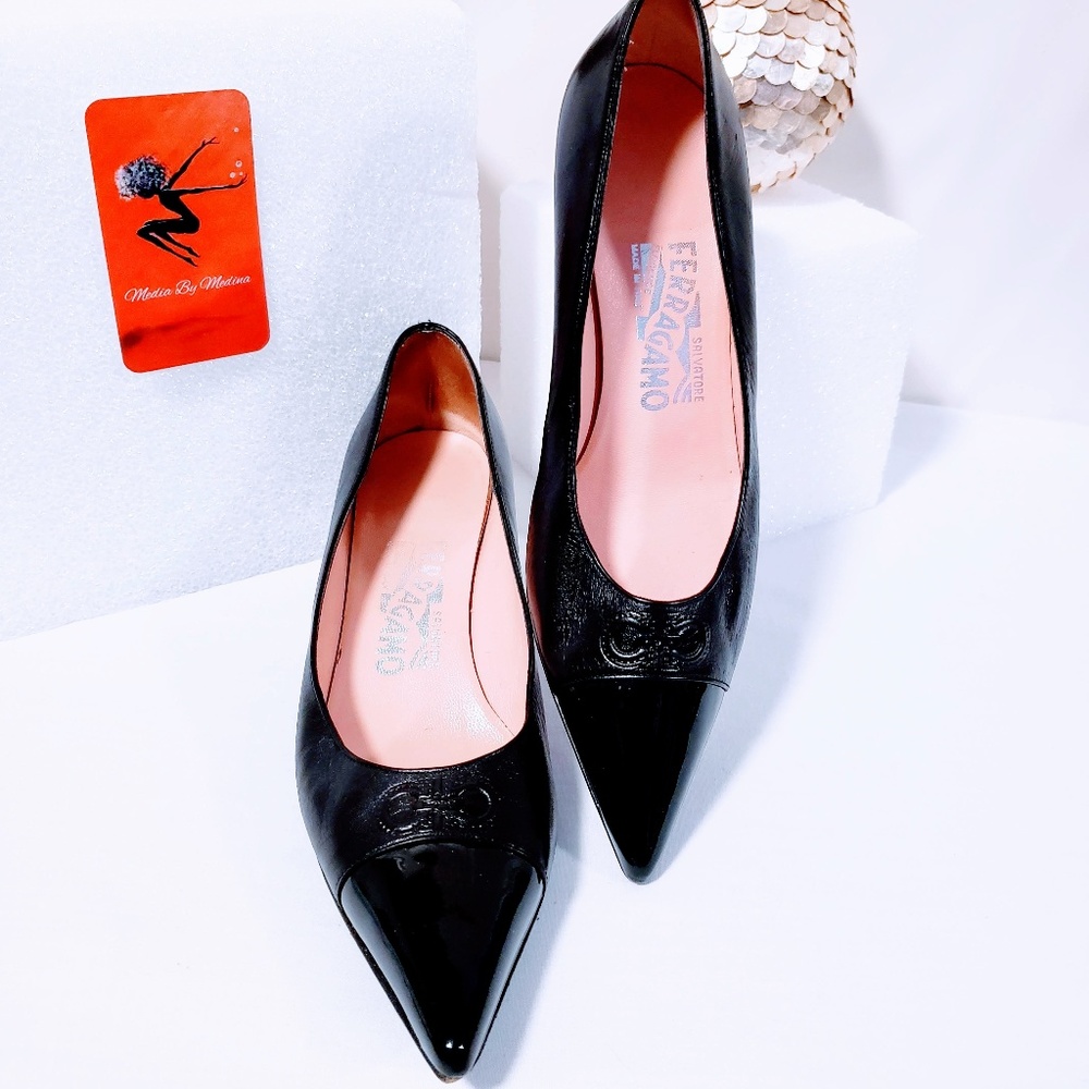 🎉SOLD🎉Salvatore Ferragamo Horse bit Kitten Heels size 5B - Picture 2 of 8